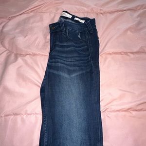 Size 5 short low rise Hollister jeans